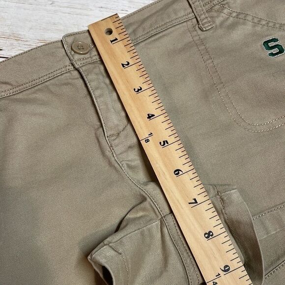 College classics khaki color Michigan State Spartans shorts. Size 5. - Picture 9 of 10